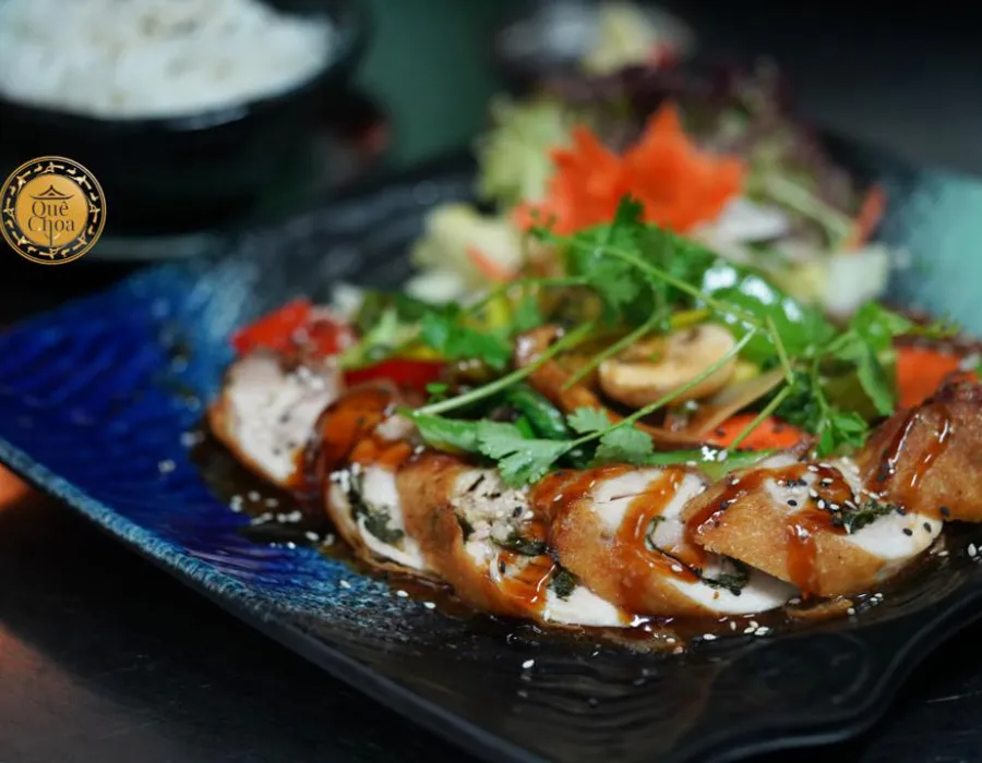 Gà Cuộn Bát Đá